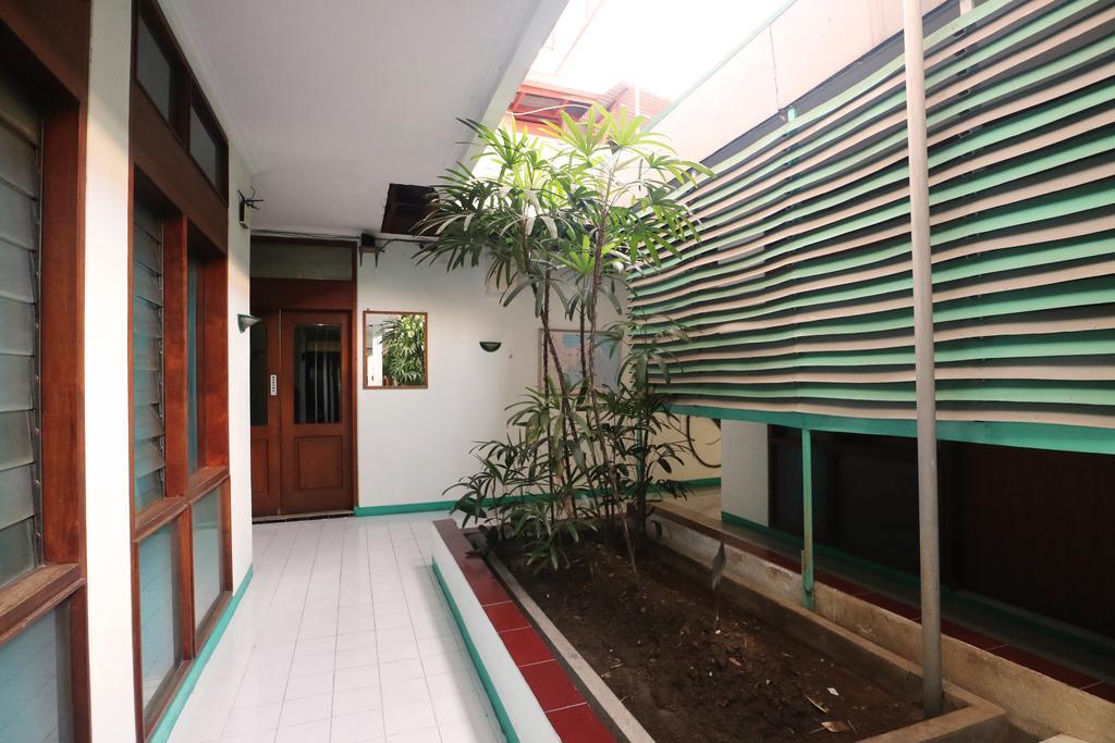 Hotel Keluarga Djagalan Raya Surabaya Ngoại thất bức ảnh