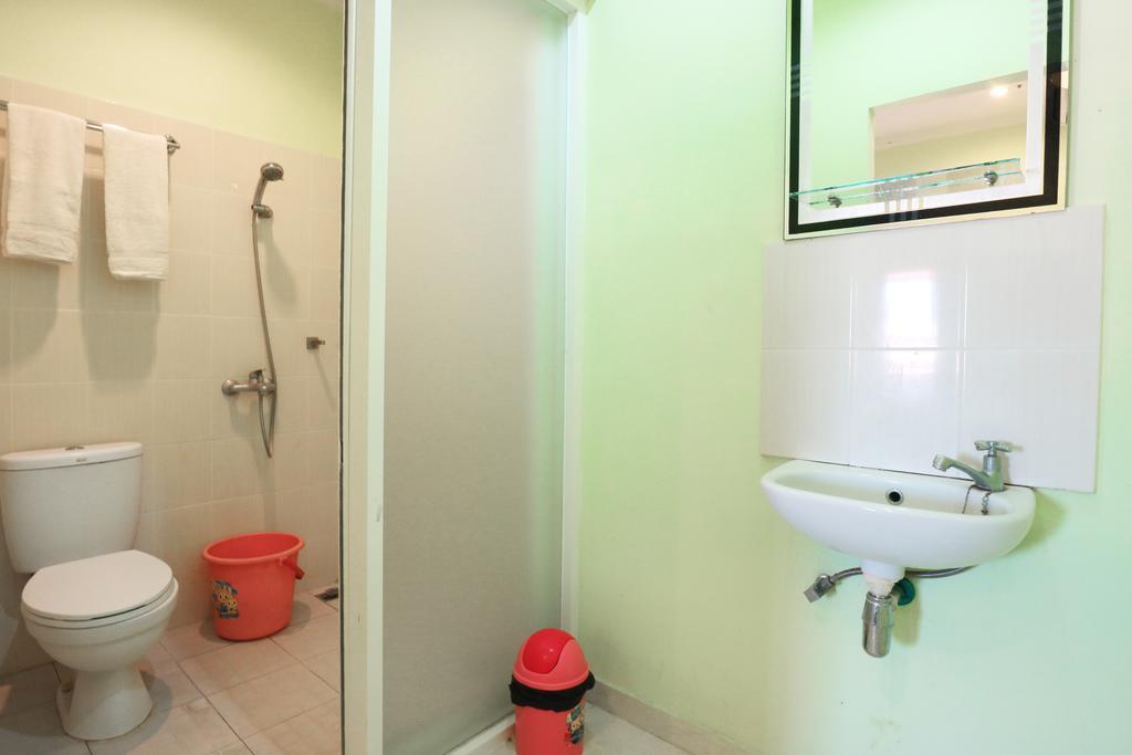 Hotel Keluarga Djagalan Raya Surabaya Ngoại thất bức ảnh