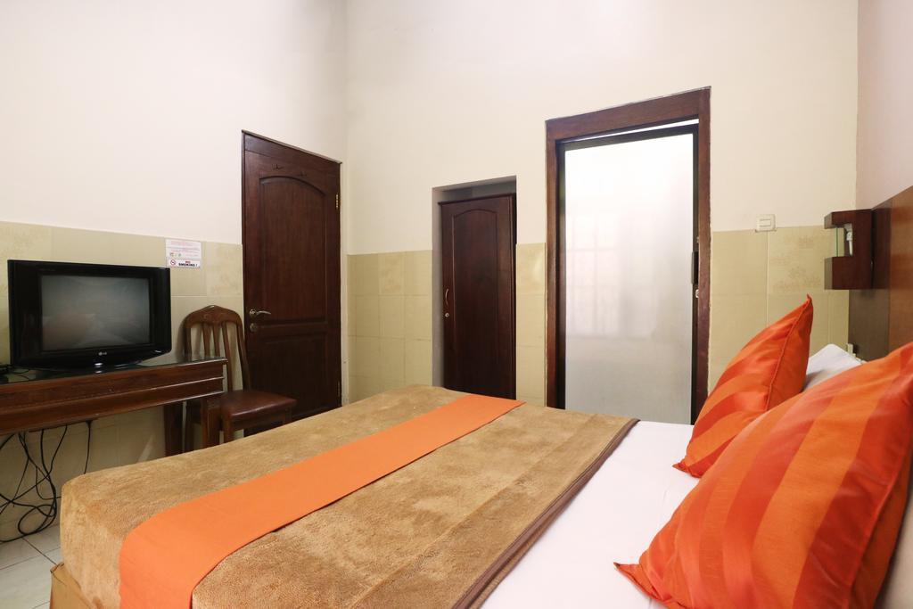 Hotel Keluarga Djagalan Raya Surabaya Ngoại thất bức ảnh