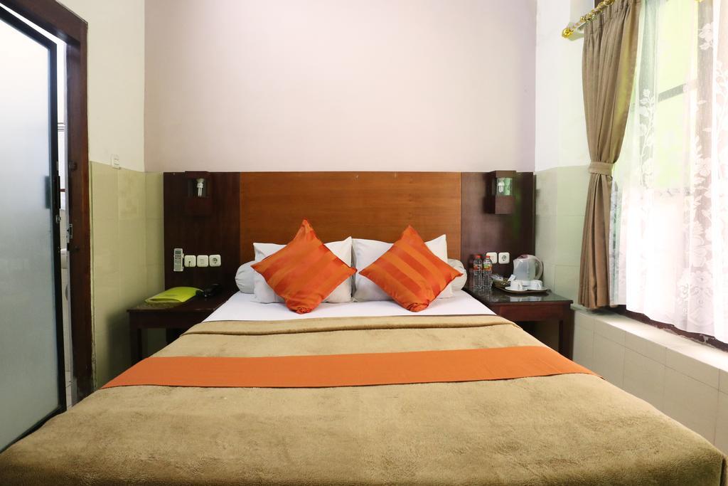 Hotel Keluarga Djagalan Raya Surabaya Ngoại thất bức ảnh