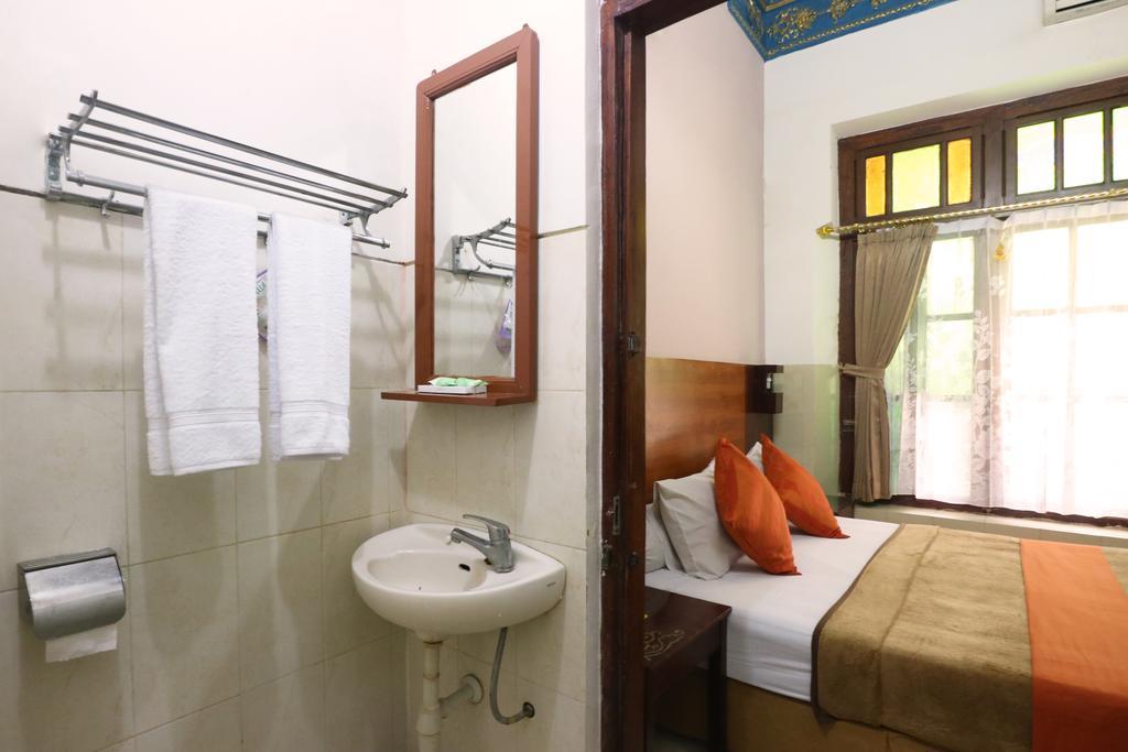 Hotel Keluarga Djagalan Raya Surabaya Ngoại thất bức ảnh