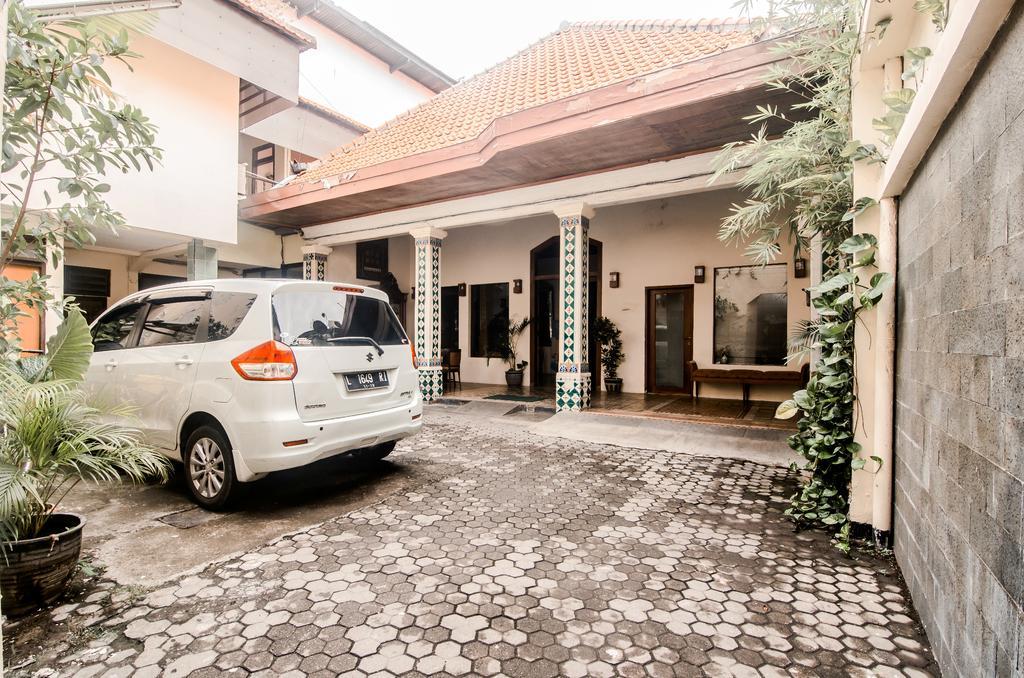 Hotel Keluarga Djagalan Raya Surabaya Ngoại thất bức ảnh