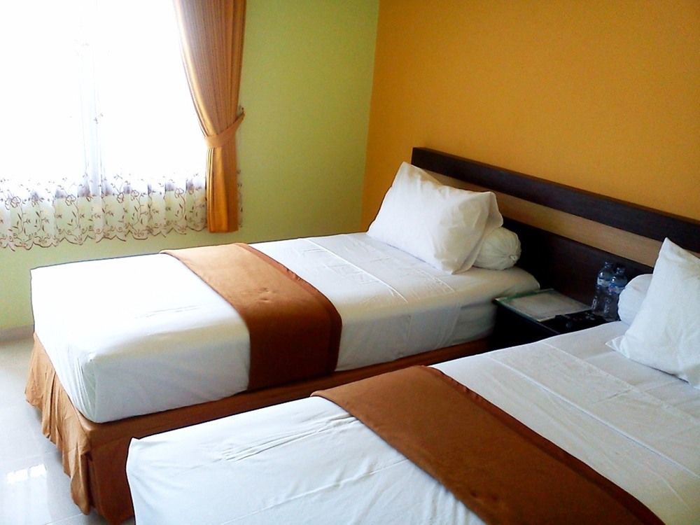 Hotel Keluarga Djagalan Raya Surabaya Ngoại thất bức ảnh