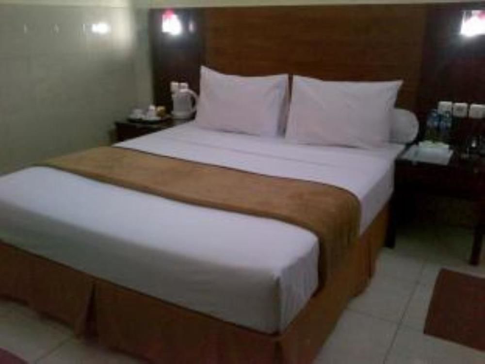 Hotel Keluarga Djagalan Raya Surabaya Ngoại thất bức ảnh