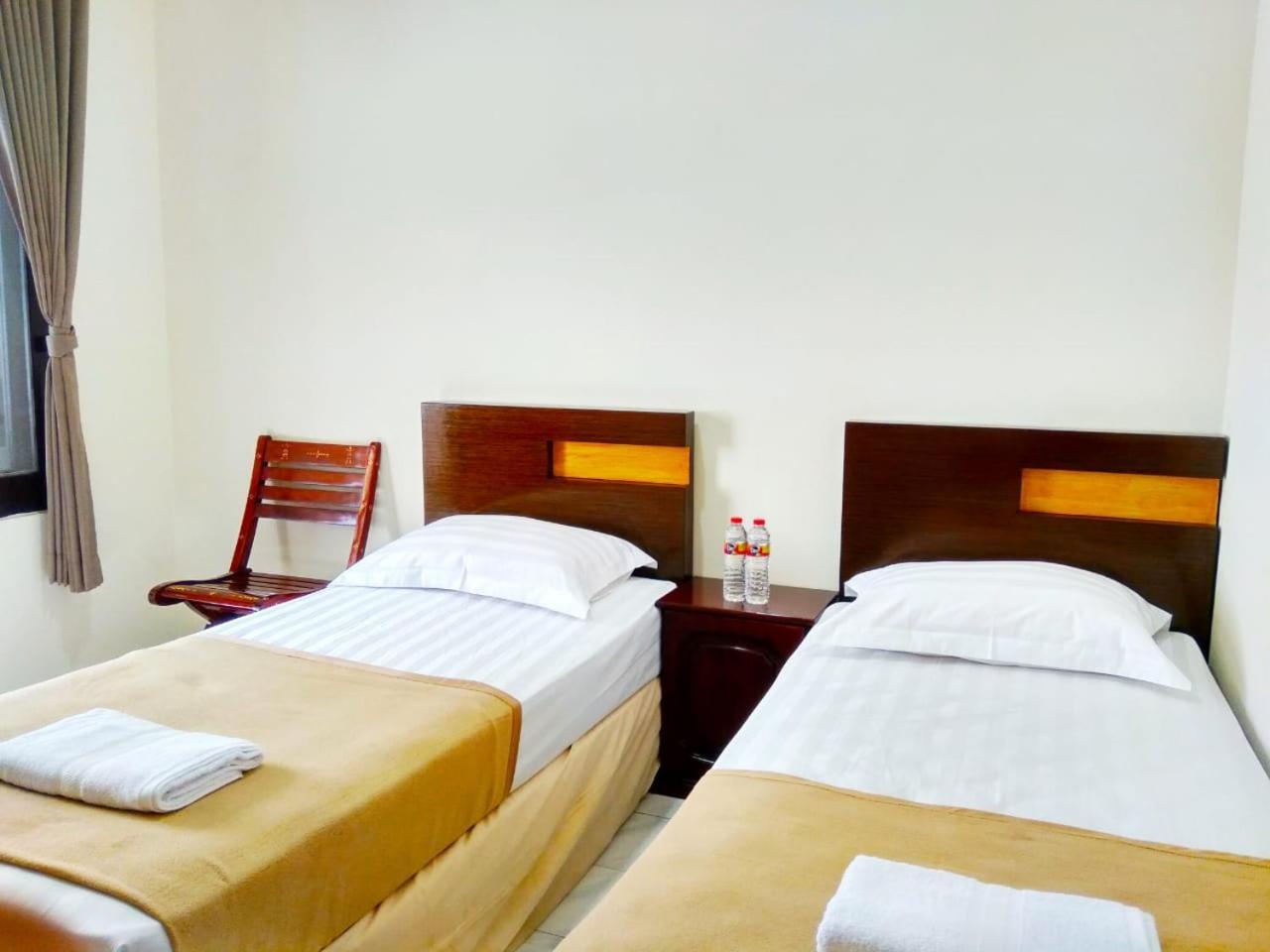 Hotel Keluarga Djagalan Raya Surabaya Ngoại thất bức ảnh