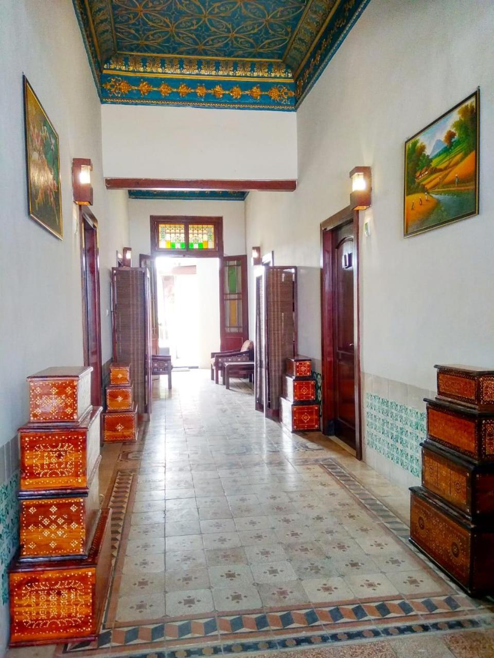 Hotel Keluarga Djagalan Raya Surabaya Ngoại thất bức ảnh