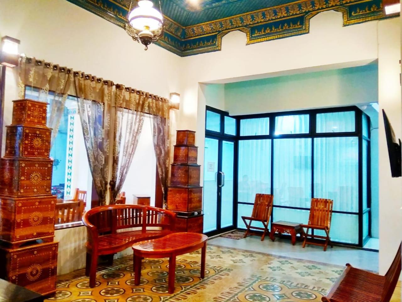 Hotel Keluarga Djagalan Raya Surabaya Ngoại thất bức ảnh