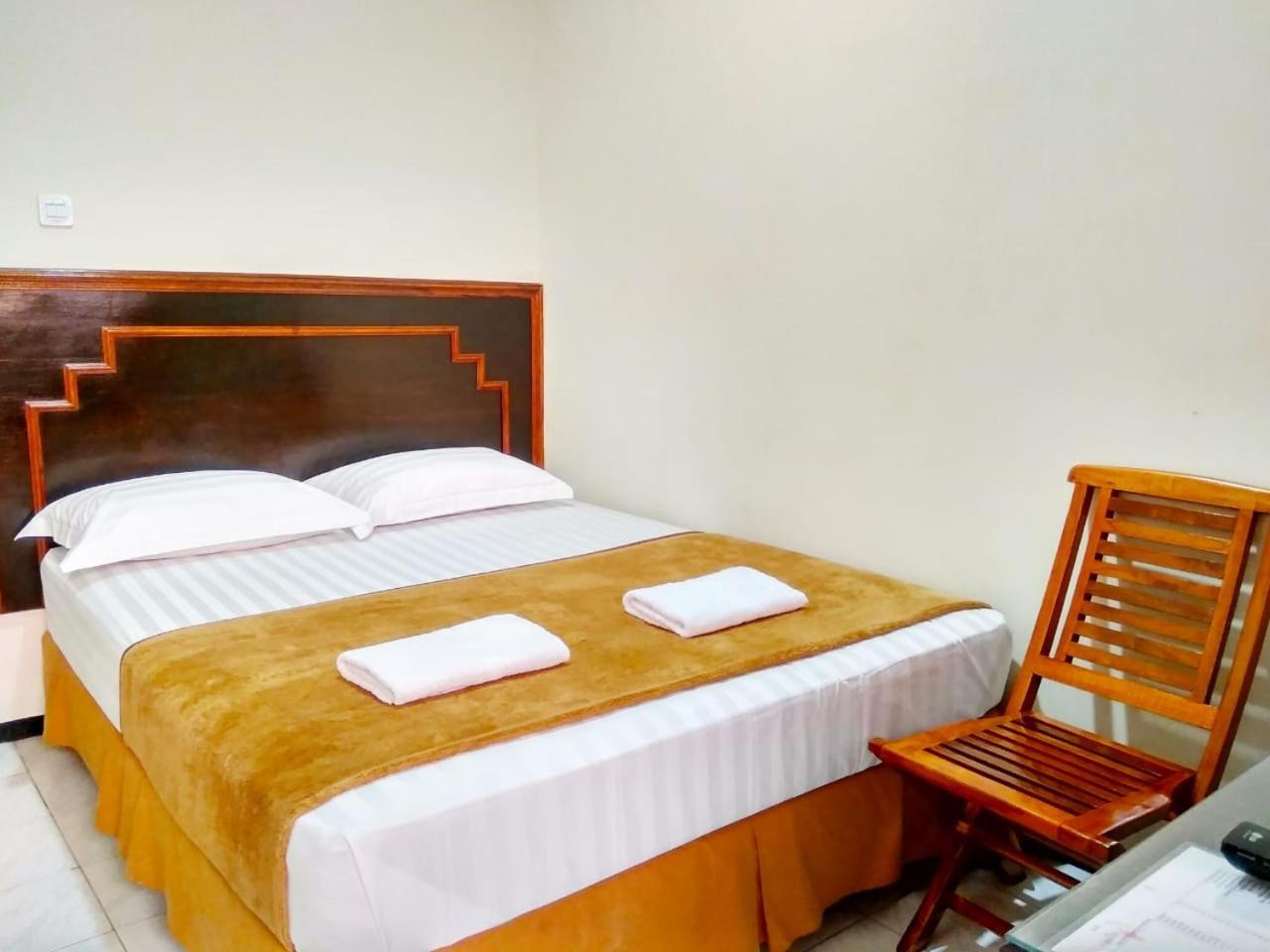 Hotel Keluarga Djagalan Raya Surabaya Ngoại thất bức ảnh
