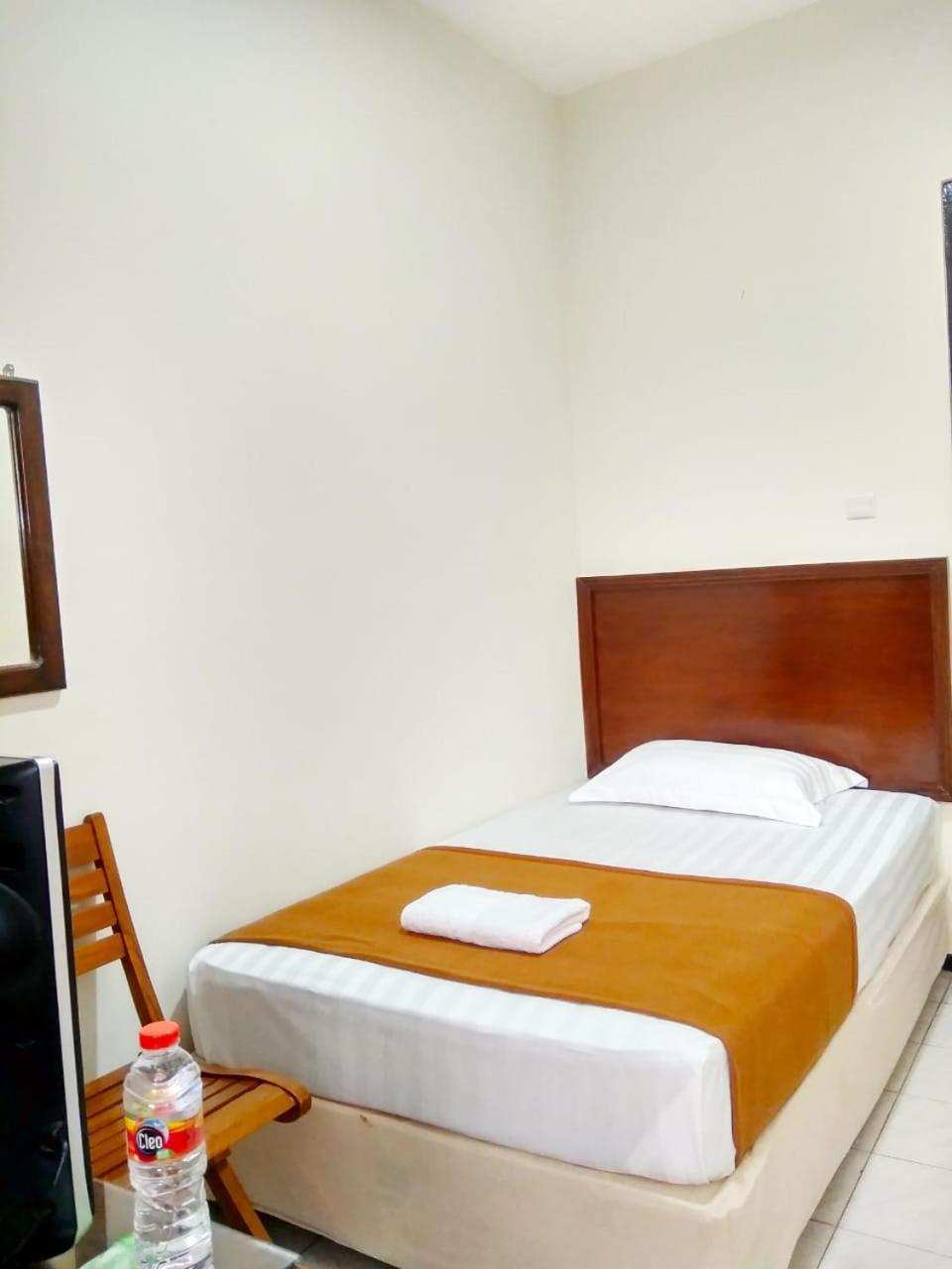 Hotel Keluarga Djagalan Raya Surabaya Ngoại thất bức ảnh