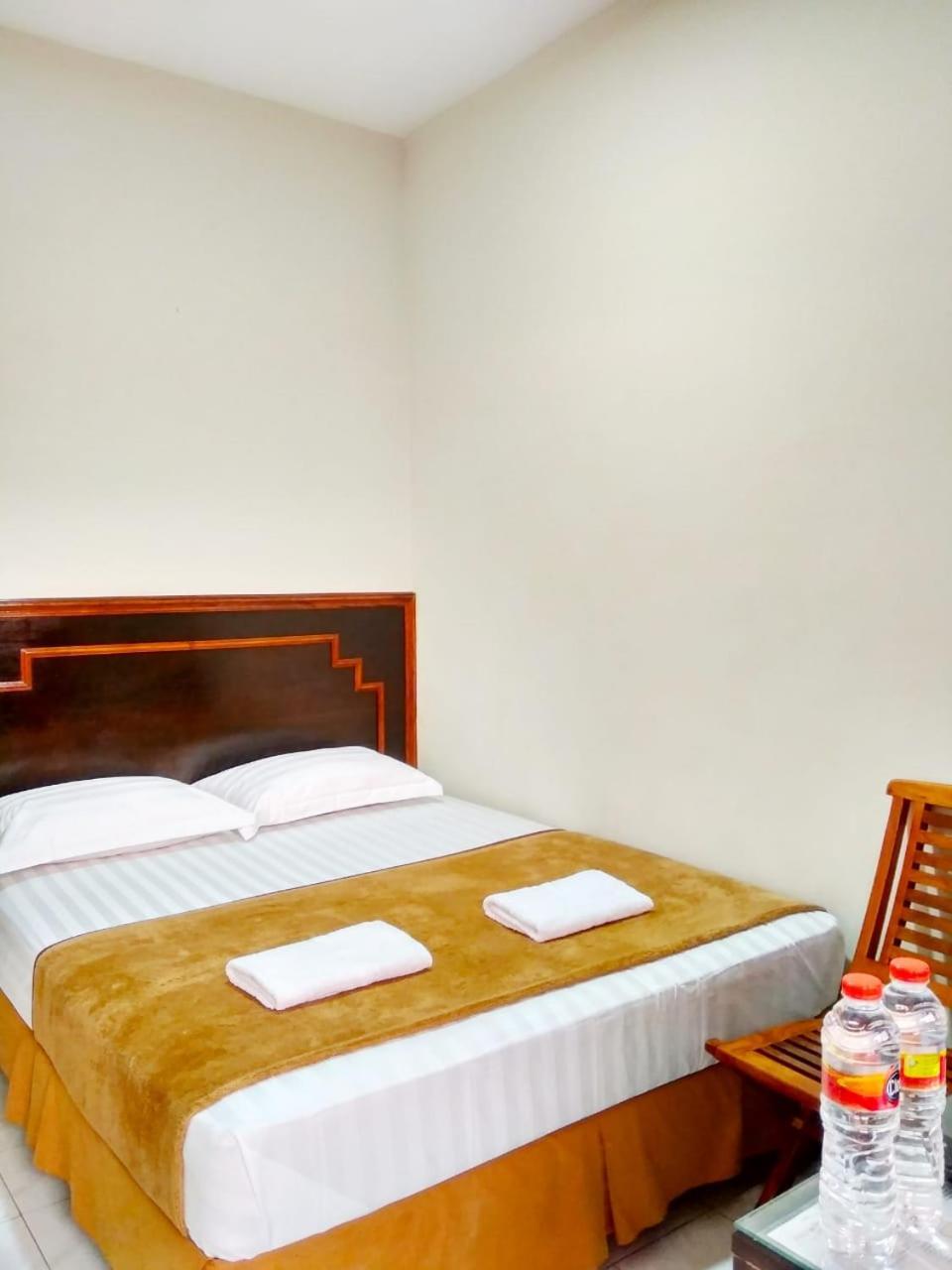 Hotel Keluarga Djagalan Raya Surabaya Ngoại thất bức ảnh