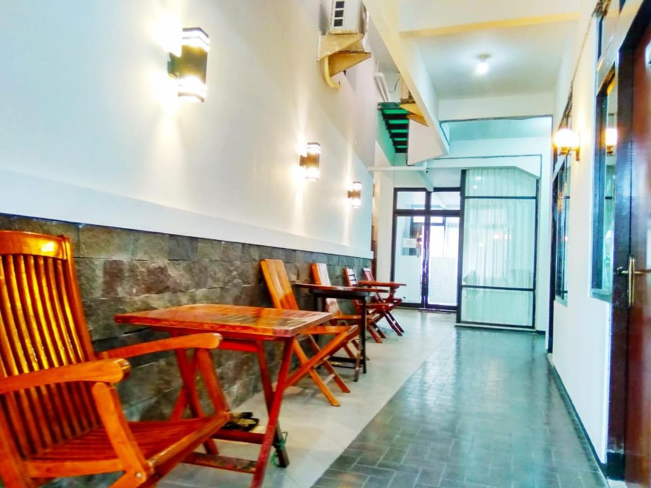 Hotel Keluarga Djagalan Raya Surabaya Ngoại thất bức ảnh