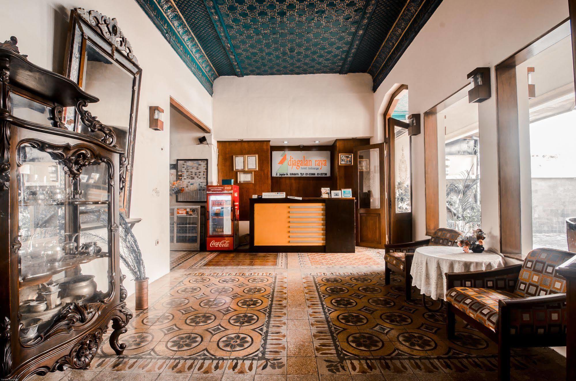 Hotel Keluarga Djagalan Raya Surabaya Ngoại thất bức ảnh